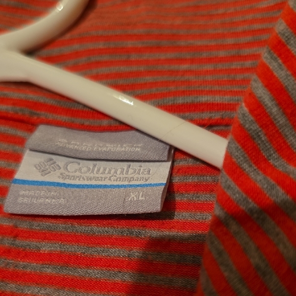 Columbia Red Fitted Ribbed Hoodie with Mandarin Collar - Picture 6 of 8